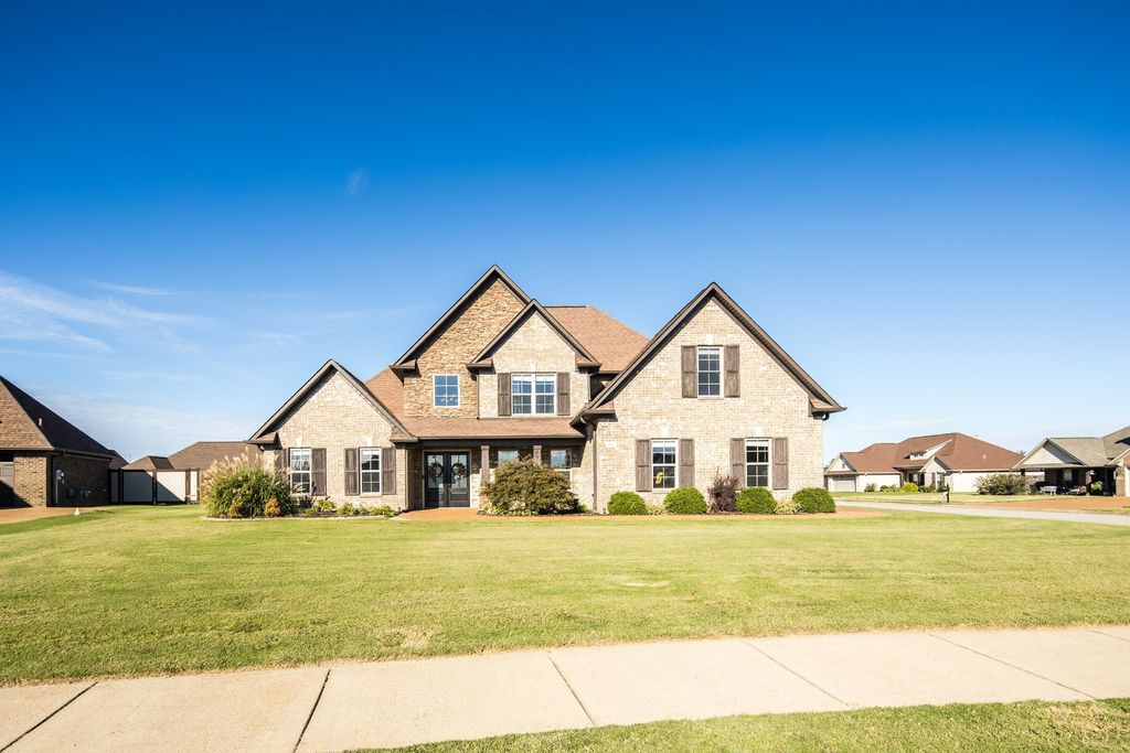 174 Long Leaf Dr, Medina