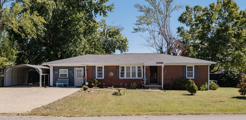307 Hinson St, Hohenwald