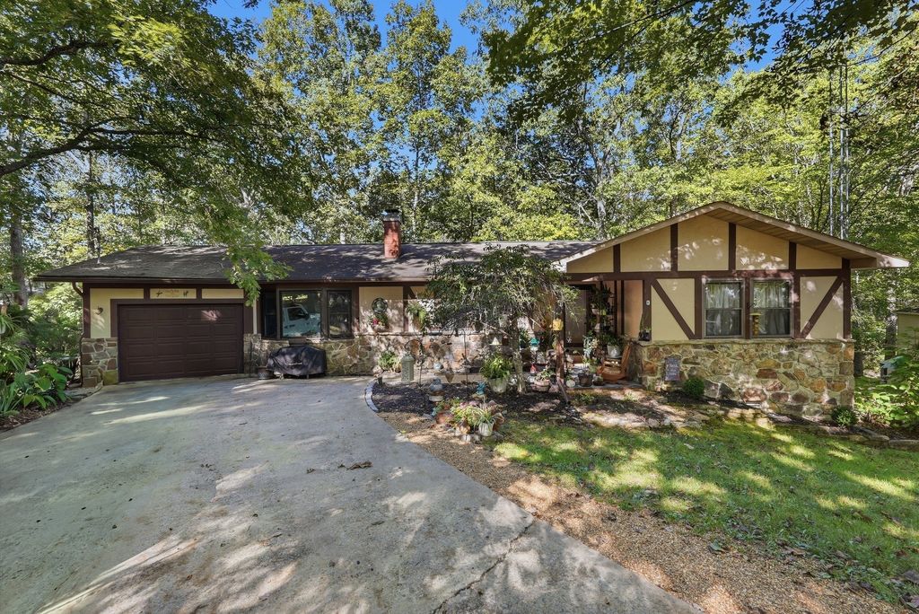 16 Sweetbriar Ct, Crossville