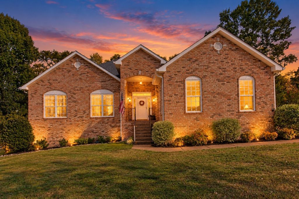 716 Cowan Dr, Nolensville