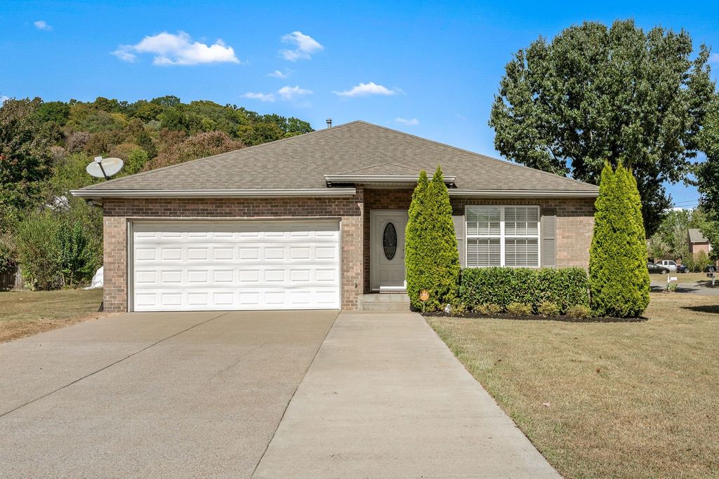 2163 Spring Hill Cir, Spring Hill