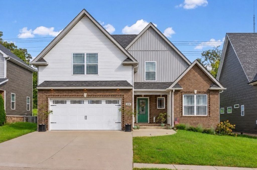 838 Limestone Way, Clarksville