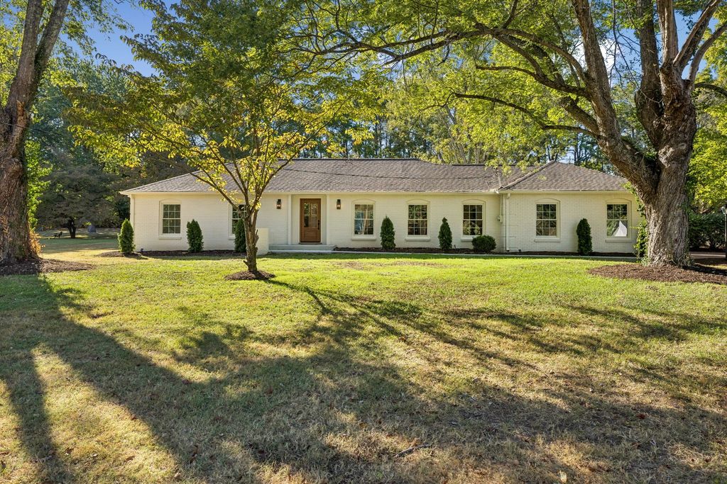 1313 Lipscomb Dr, Brentwood