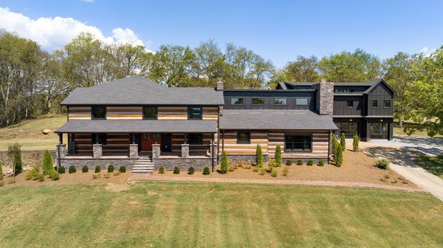 1554 Latimer Ln, Hendersonville