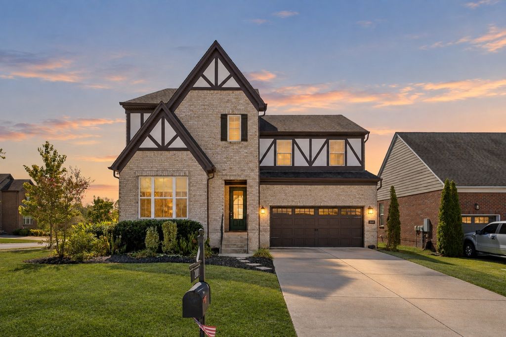 2001 Oliver Dr, Mount Juliet