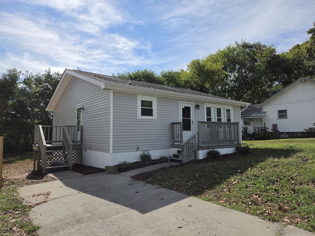 755 Church St Se, Cleveland