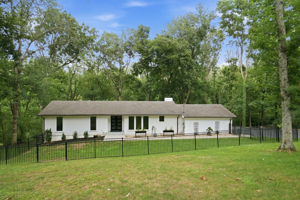 133 Featherstone Dr, Franklin