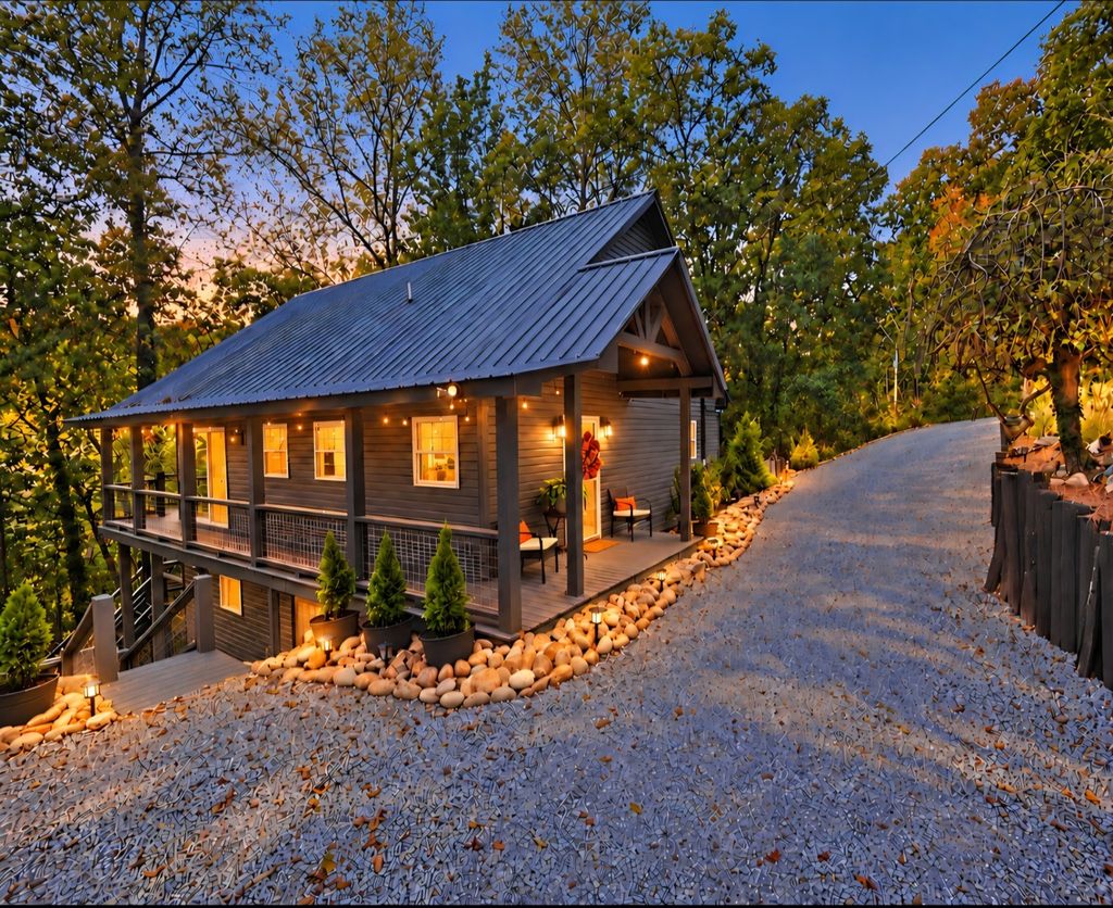 1337 Lakeside Dr, Smithville