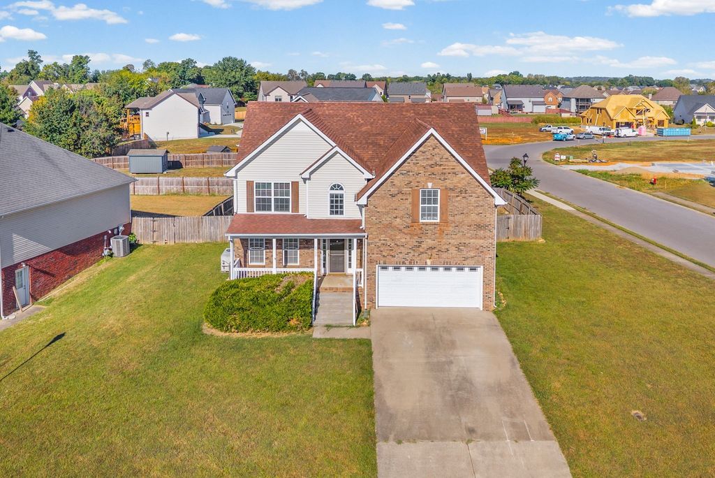 1728 Flagstone Dr, Clarksville