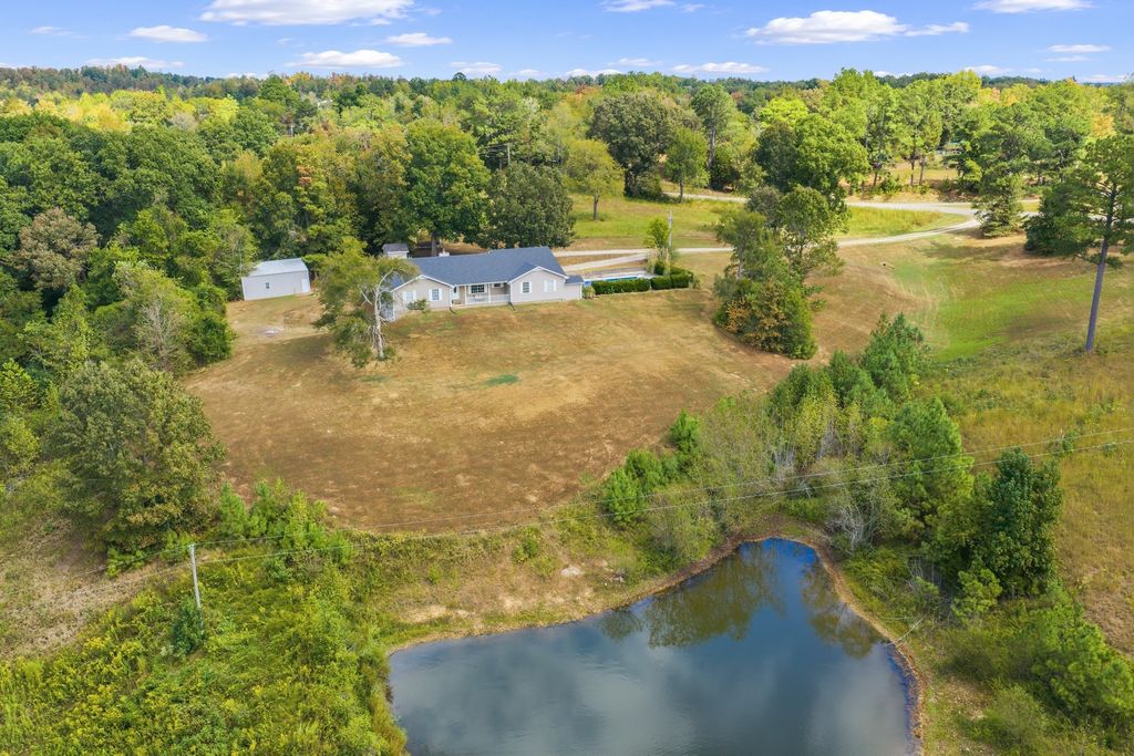 370 Vet Conder Rd, Parsons