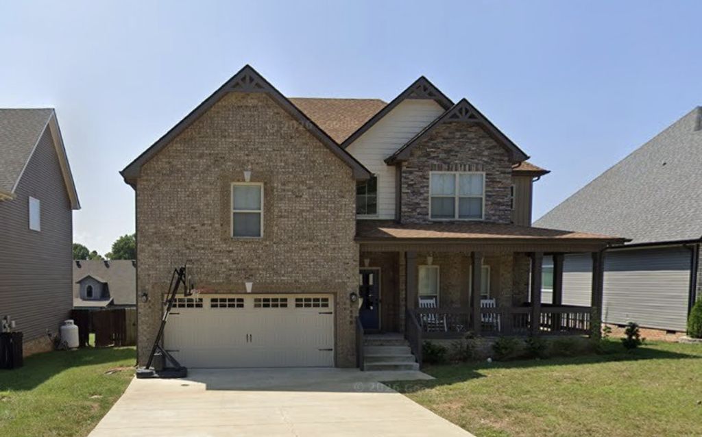 1588 Ellie Piper Cir, Clarksville