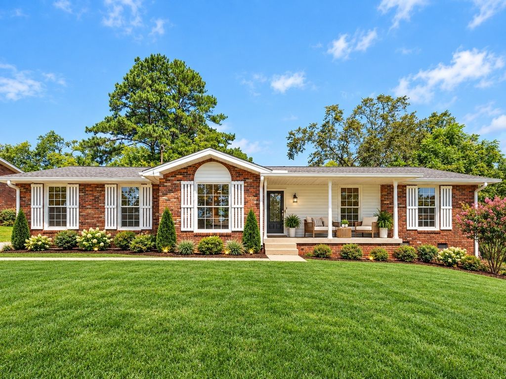 126 Gatone Dr, Hendersonville