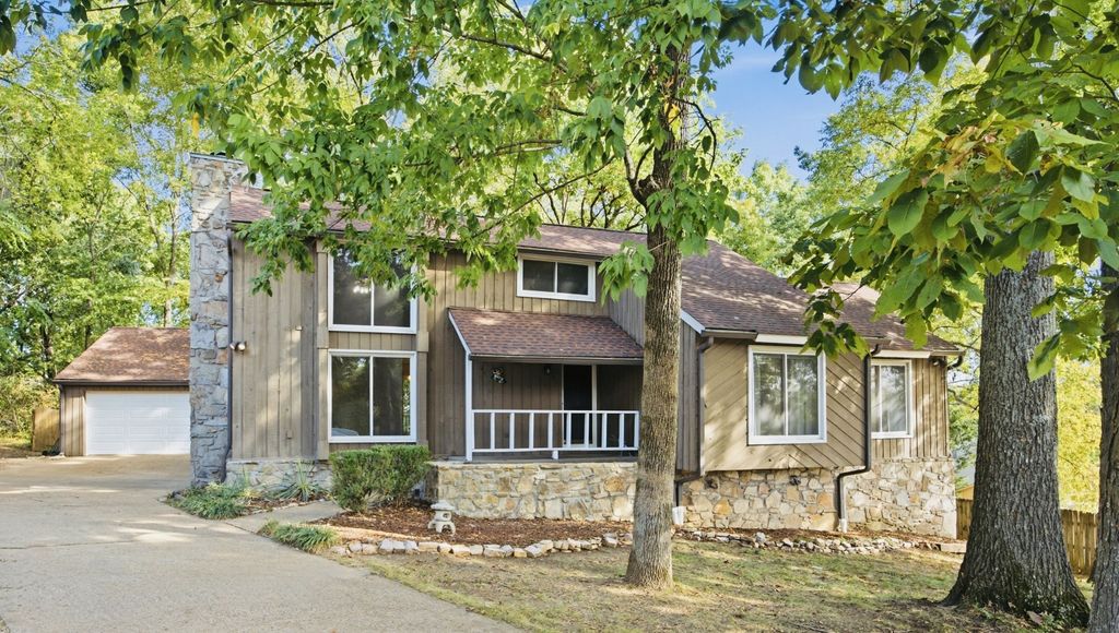 532 New Castle Ln, Hermitage