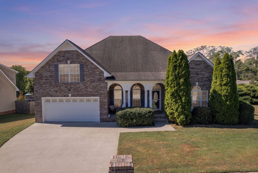 126 W Observatory Dr, Clarksville