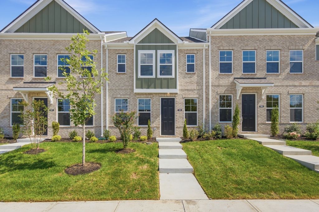 505 Hartmann Landing Way, Lebanon