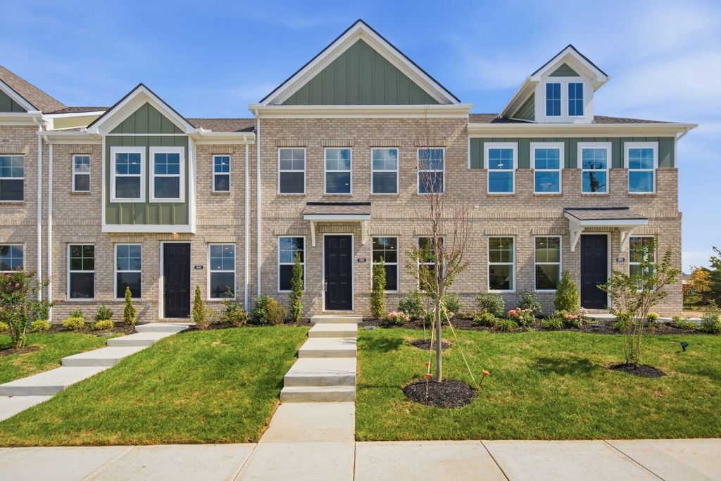 503 Hartmann Landing Way, Lebanon