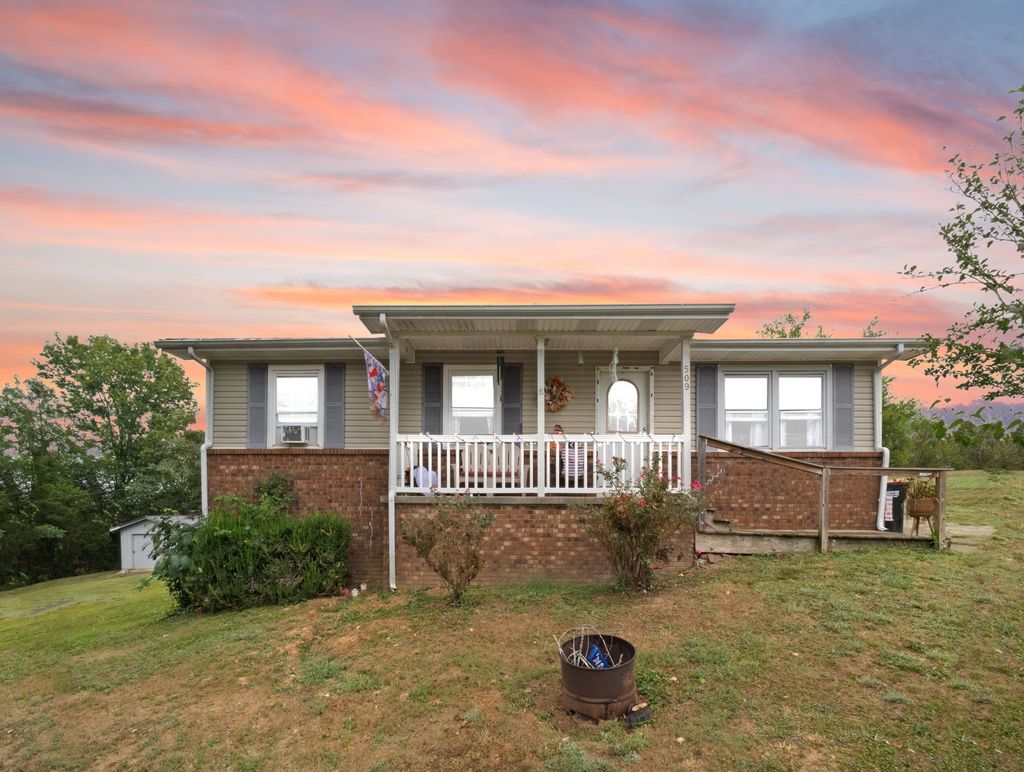 509 Countryside Loop, Greenville