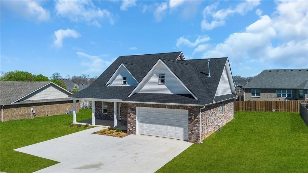112 Riley Creek Rd, Tullahoma