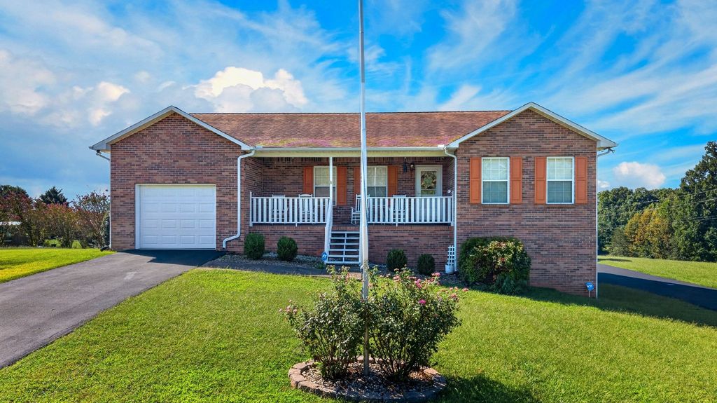 664 Keene Cir, Dandridge