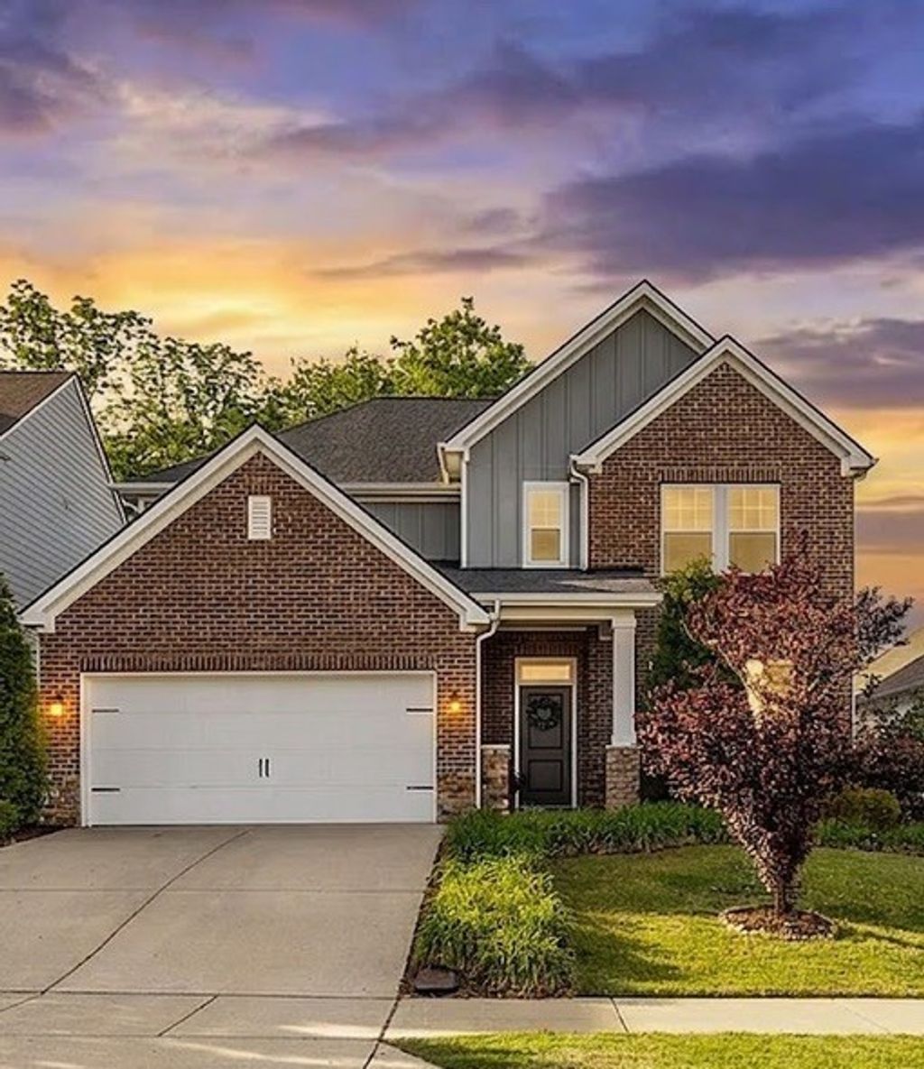 210 Woodhall Ct, White House