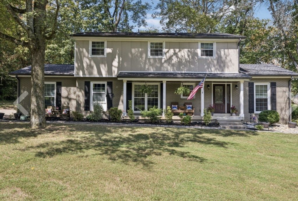 1138 Green Valley Dr, Lewisburg