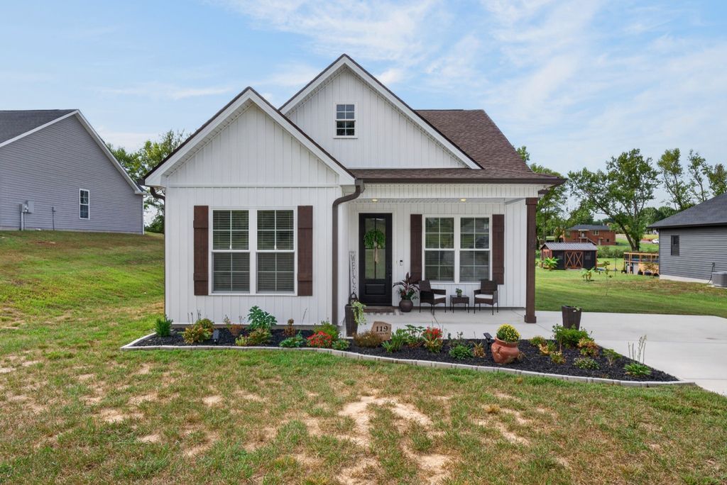 119 Lagoon Dr, McMinnville