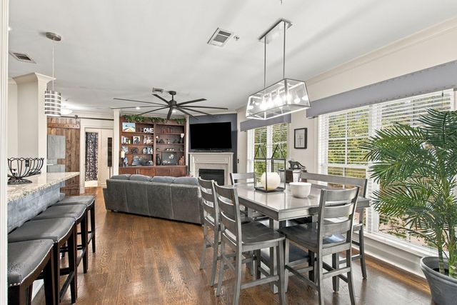 3210 W End Cir 102, Nashville