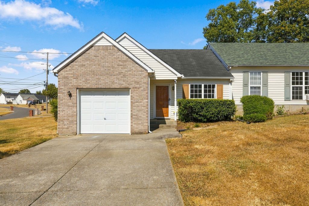 618 Dellwood Dr, Smyrna