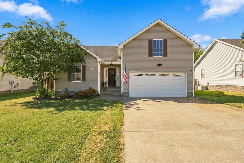 3738 Bret Dr, Clarksville