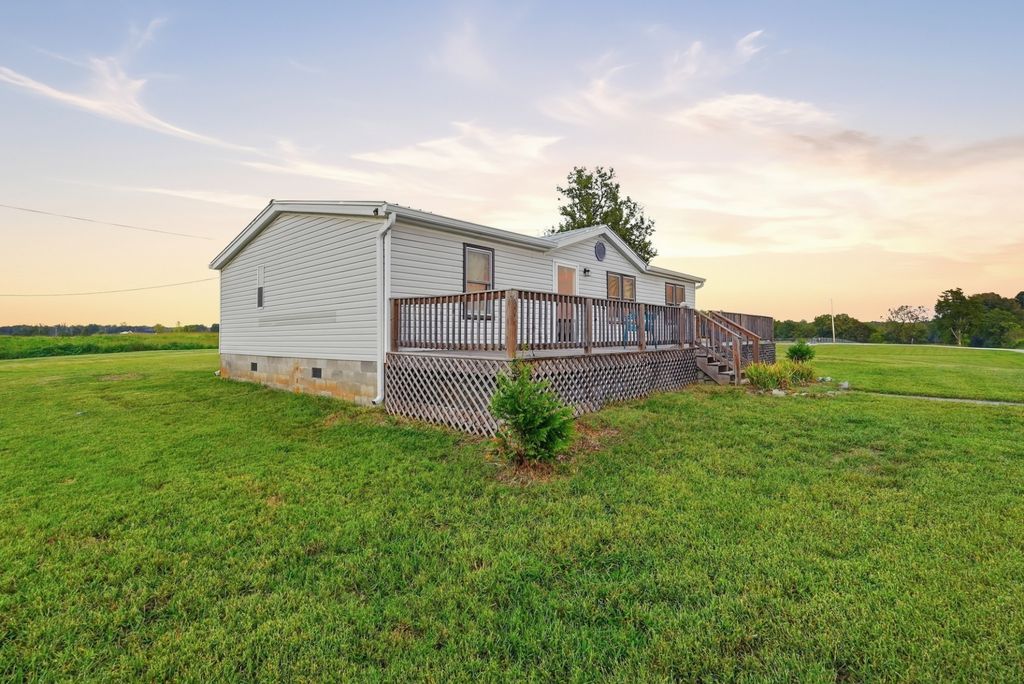 1926 E Pin Hook Rd, Sparta