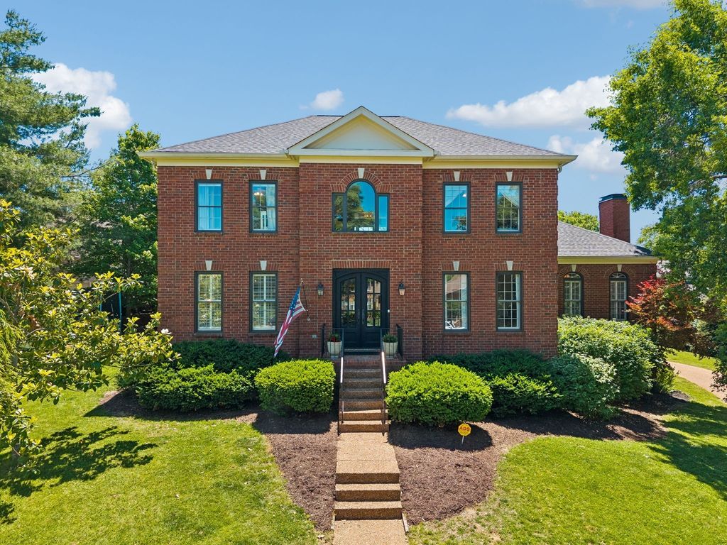 911 Riverbend Rd, Nashville