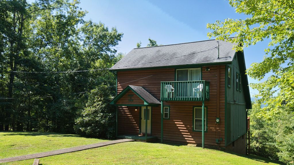 3734 Warden Branch Ln, Gatlinburg