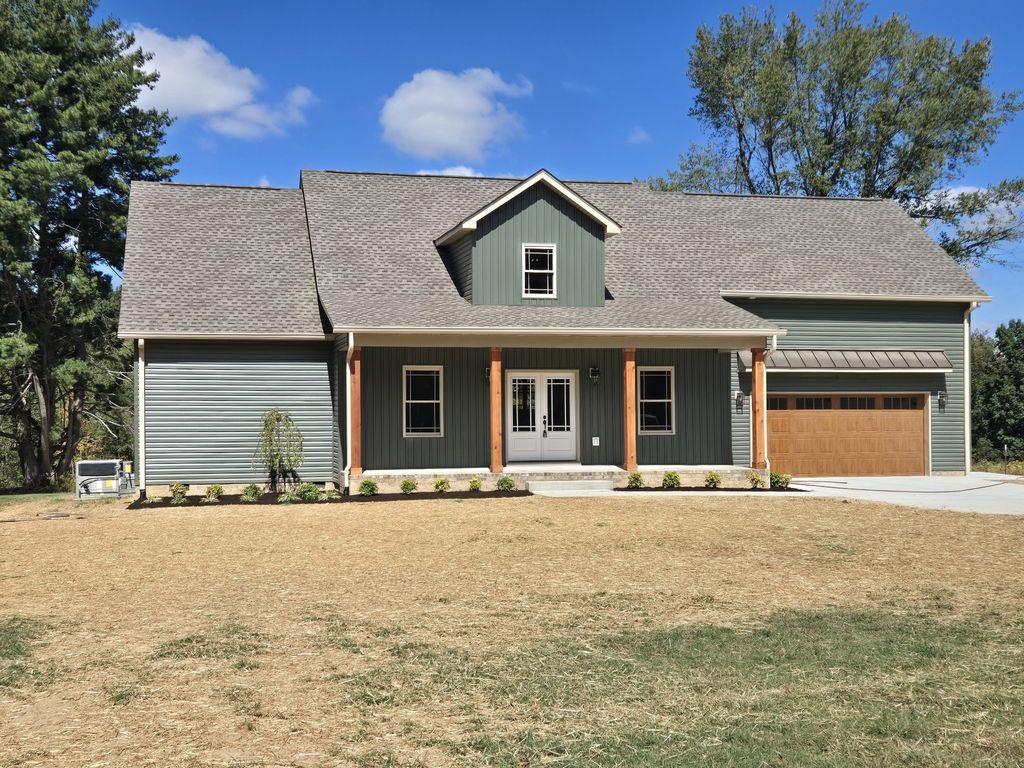 1192 Fisher Dr, Greenbrier
