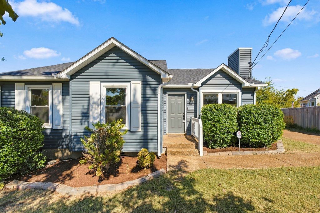 400 Amquiwood Ct, Madison