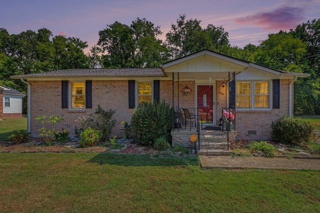 806 Hughes St, Spring Hill