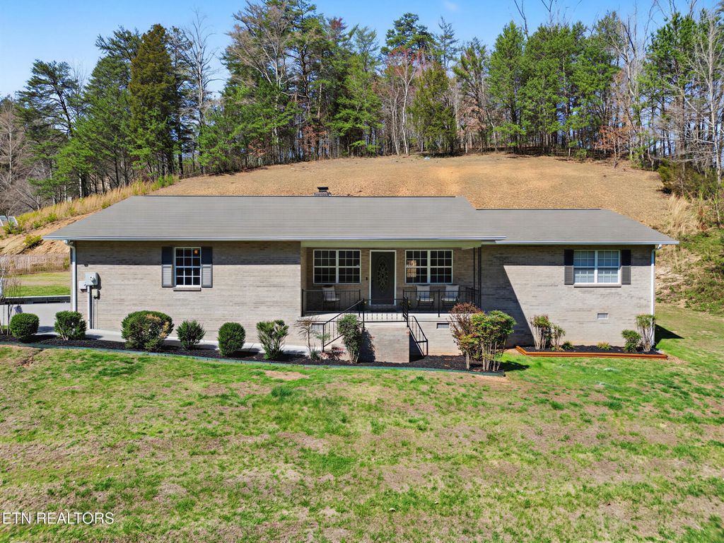 786 Pine Mountain Rd, Pigeon Forge