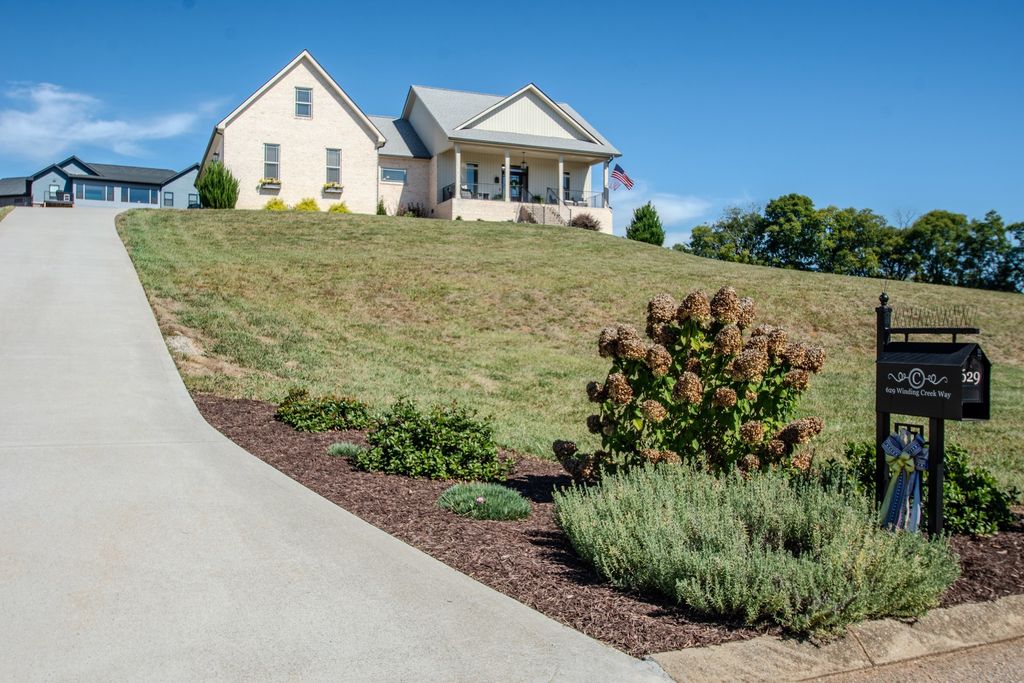 629 Winding Creek Way, Walland