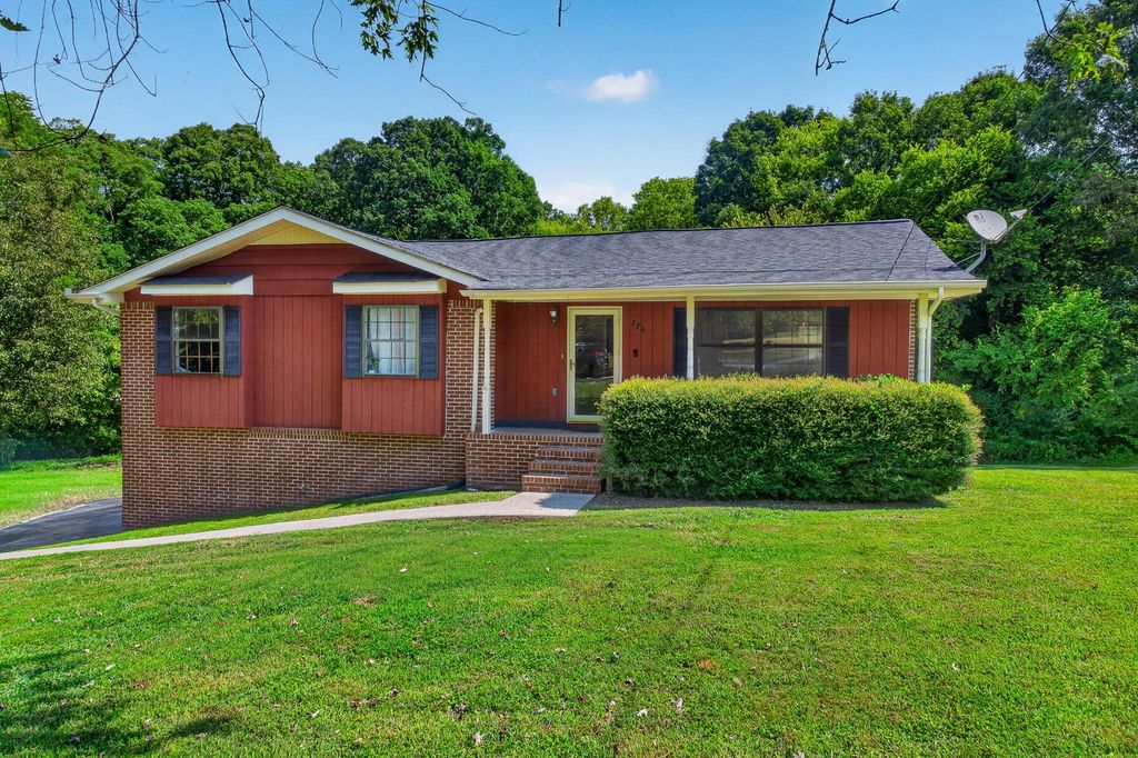774 Brownwood Circle, Ringgold