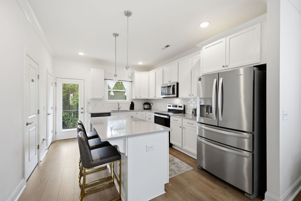 458 Portsdale Dr, Brentwood