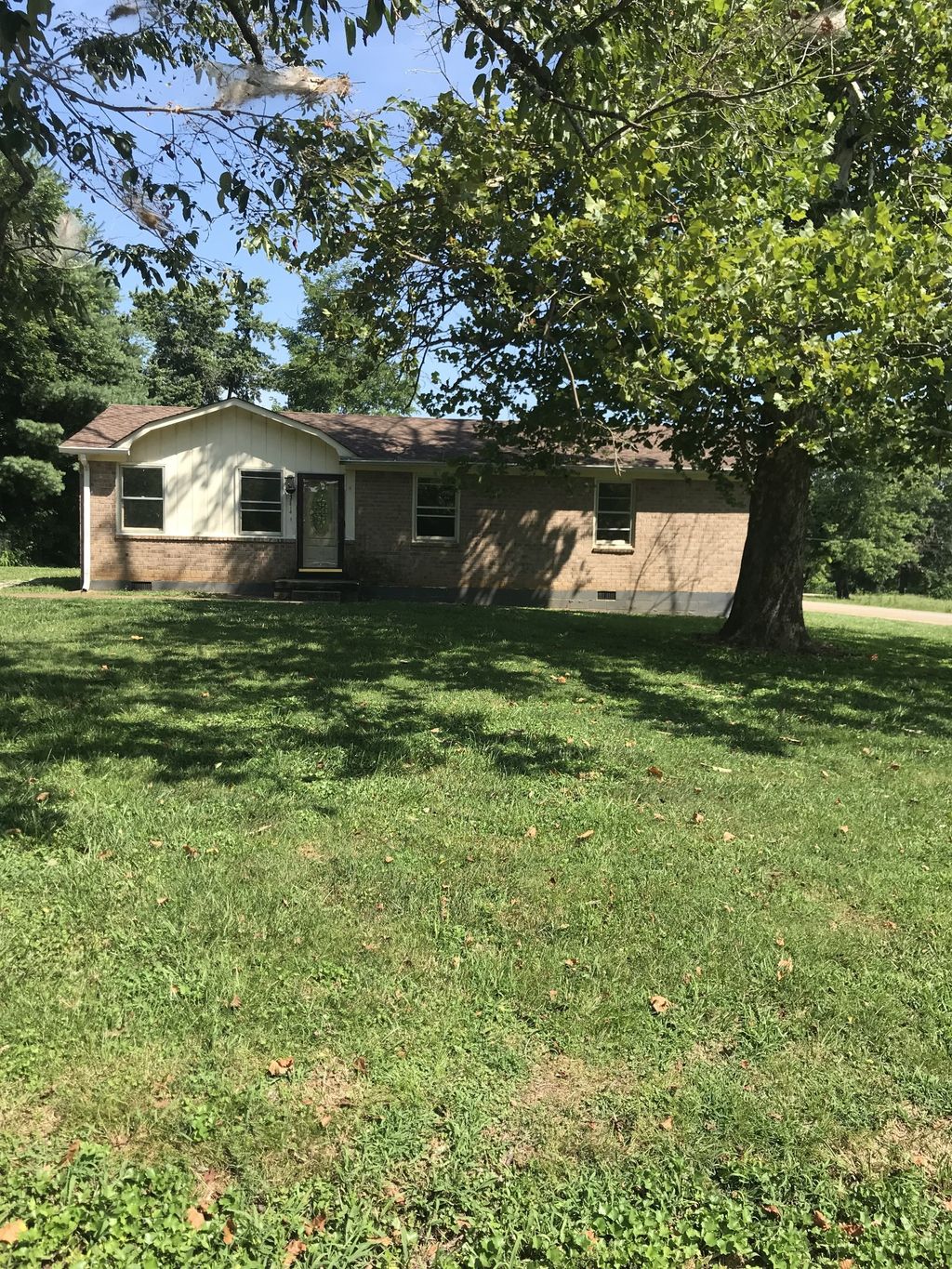 2414 Steve Dr, Columbia