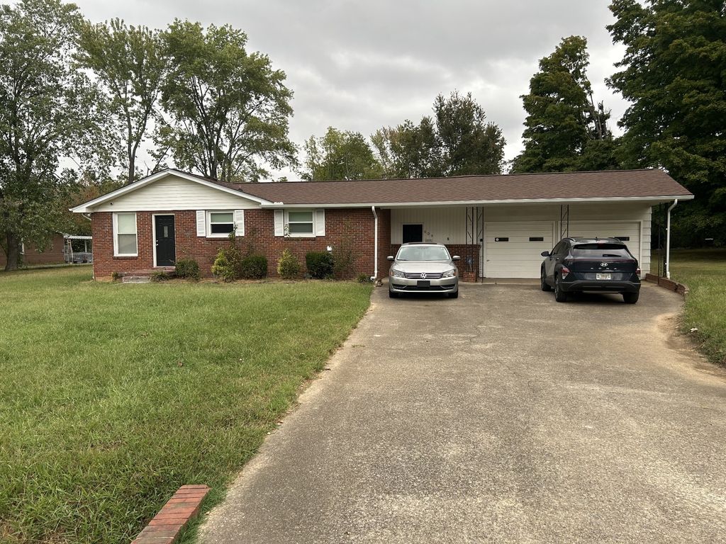 609 Zinnia Dr, Clarksville