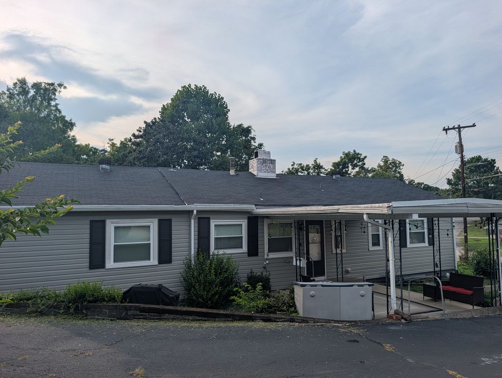 341 Vermont Ave, Oak Ridge