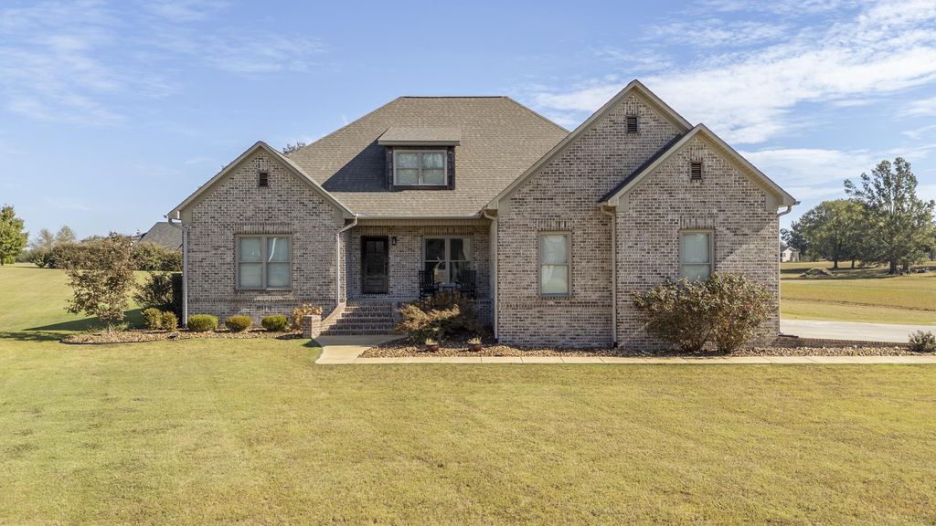 205 Twin Fork Ln, Savannah