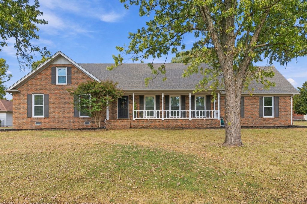 738 Regal Dr, Murfreesboro