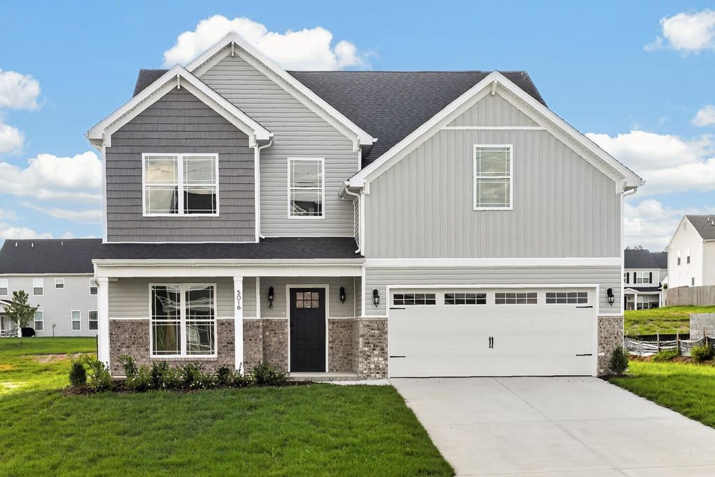 5016 Salient Dr, Spring Hill