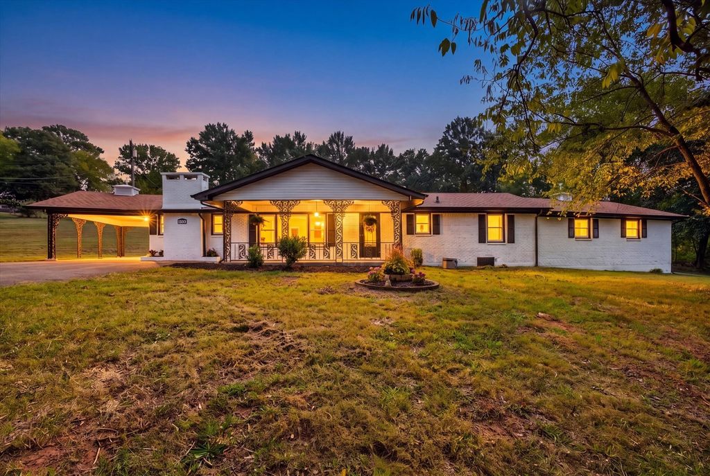 342 Earl Slate Rd, Clarksville