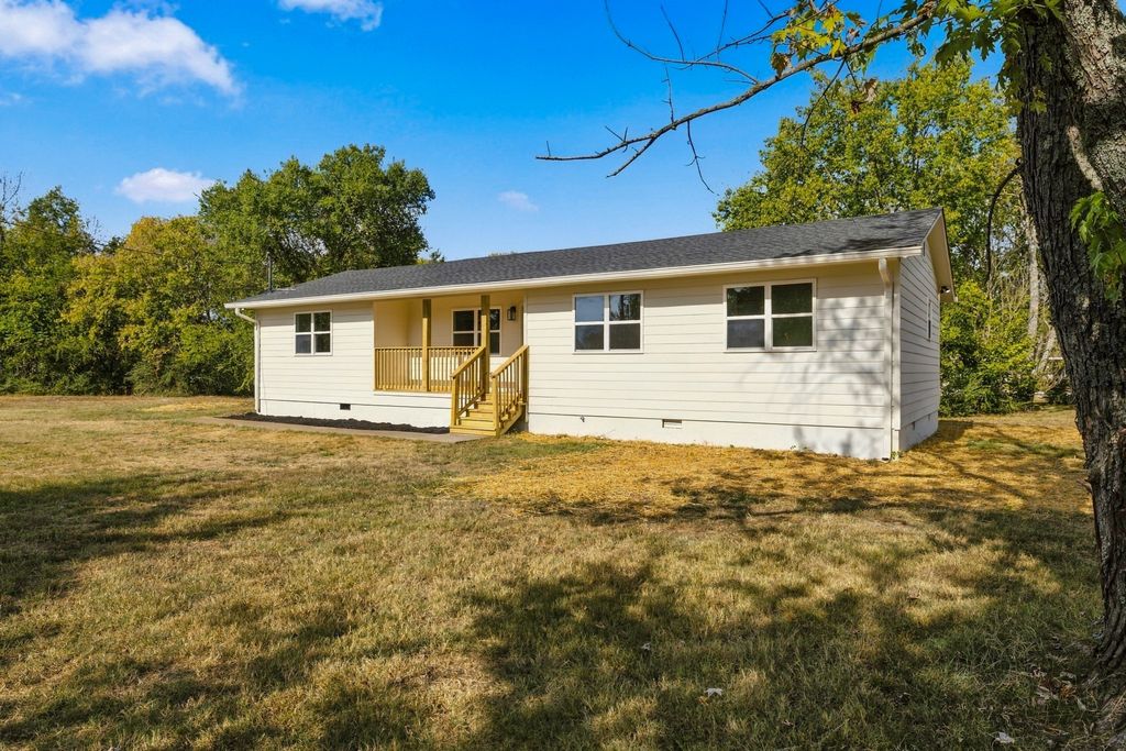 1127 Twin Oak Dr, Murfreesboro