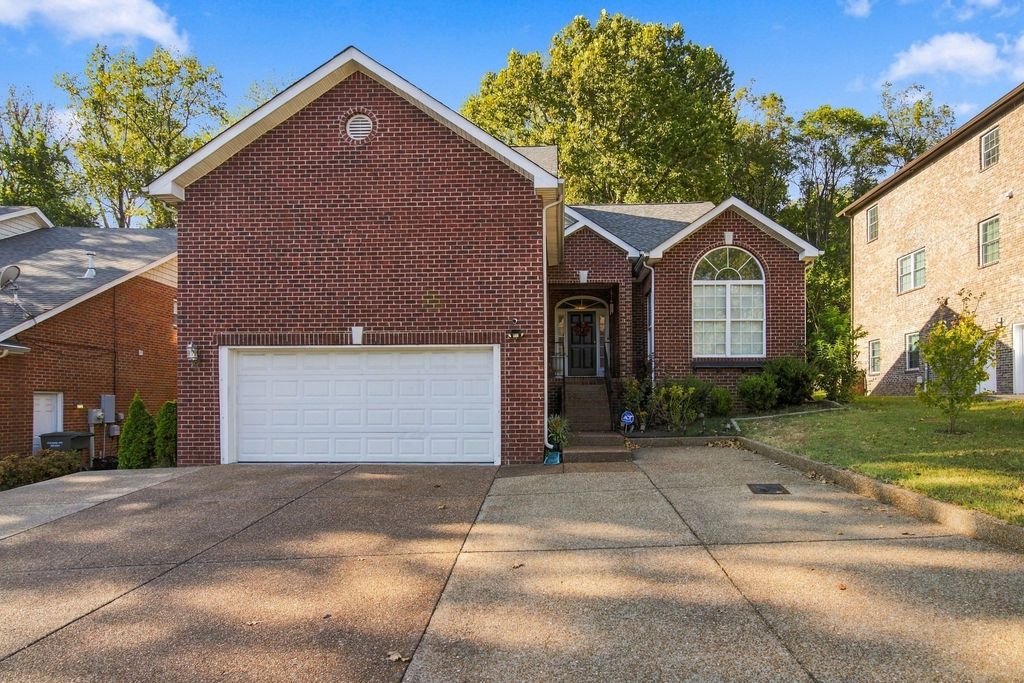 6705 Autumn Oaks Dr, Brentwood