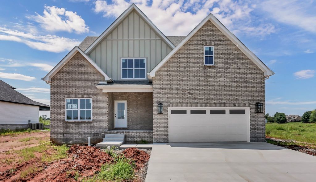 210 Low Plains Ln, Clarksville
