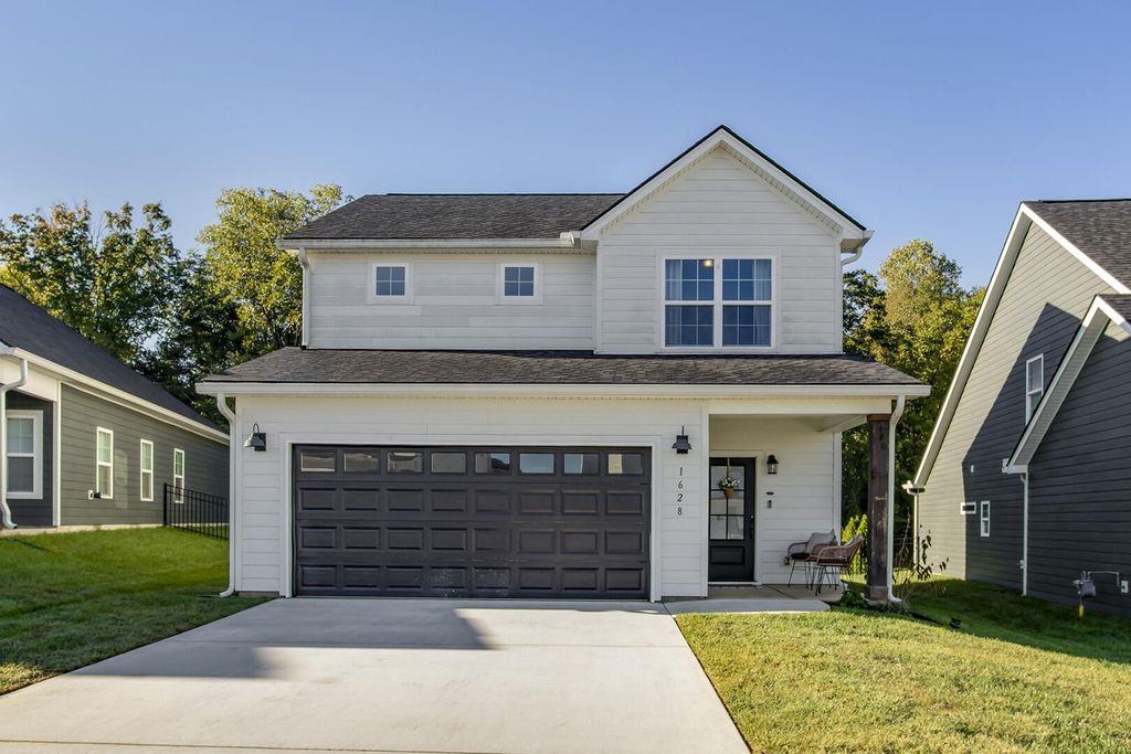 1628 Spring Berry Lane, Knoxville